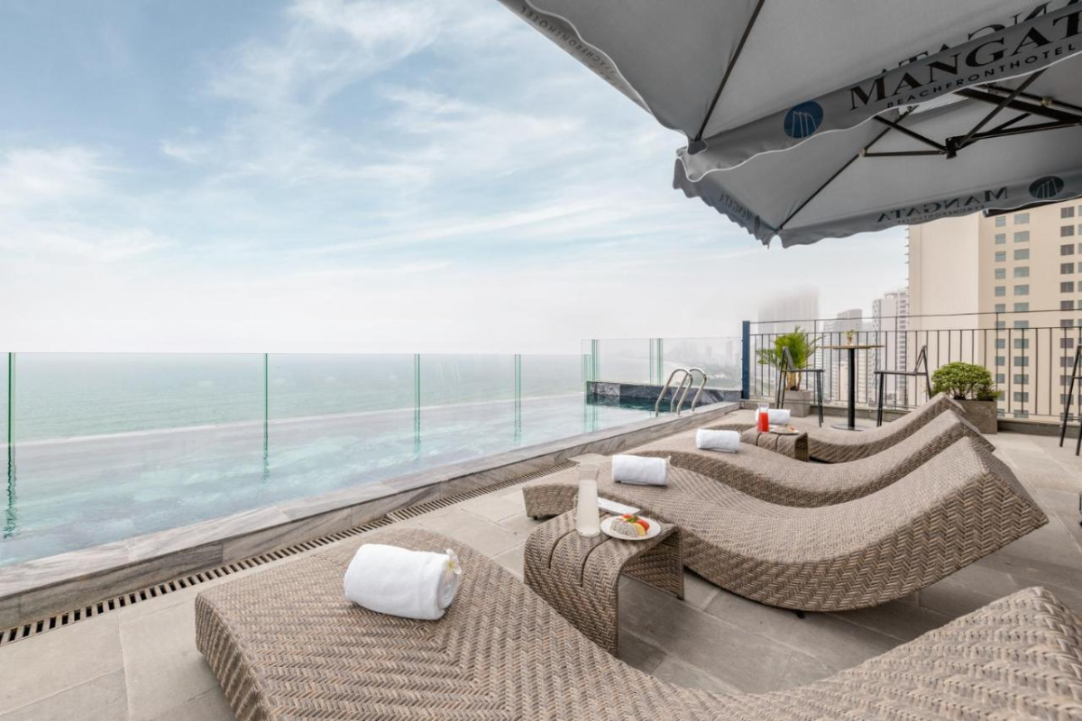 Mangata Beachfront Hotel
