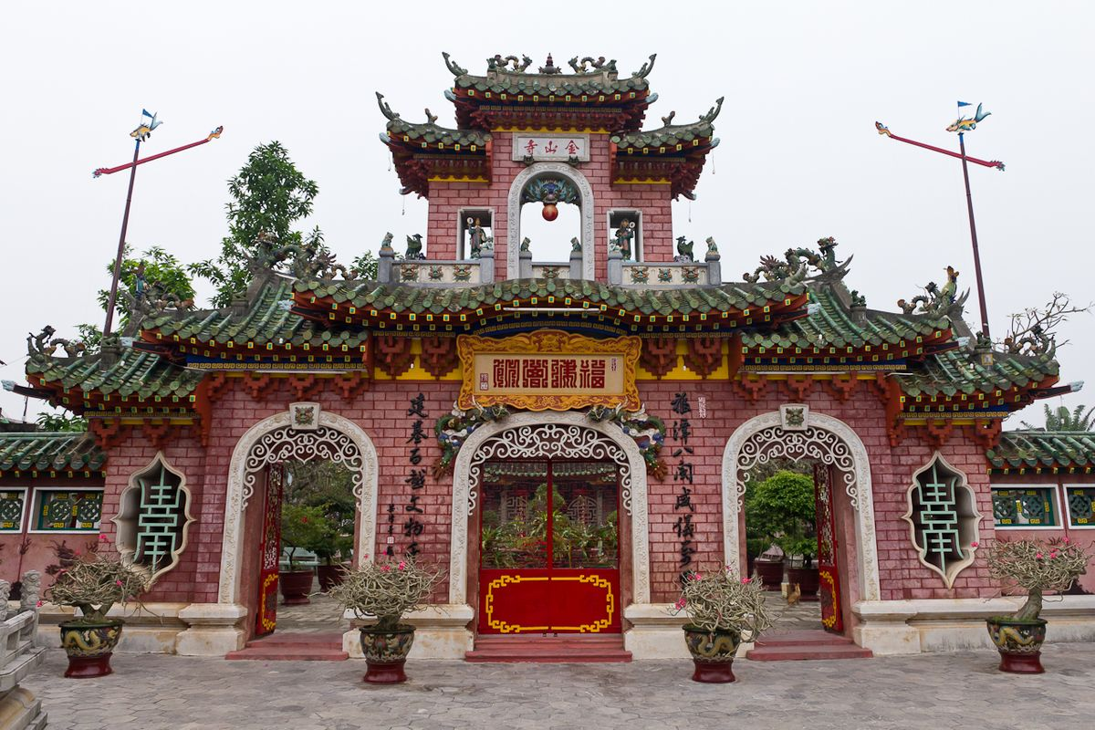 福建大会堂是游览会安时值得参观的代表性景点之一